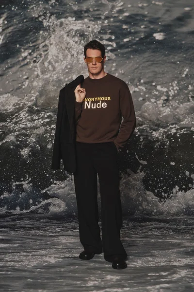 Look 57